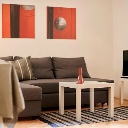 Apartament Tin