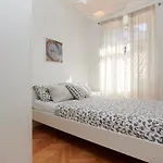 Tin Apartament *
